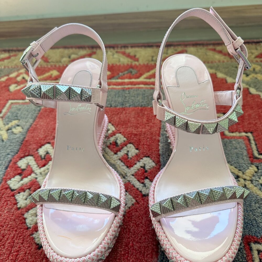 Christian Louboutin - Picture 3 of 4